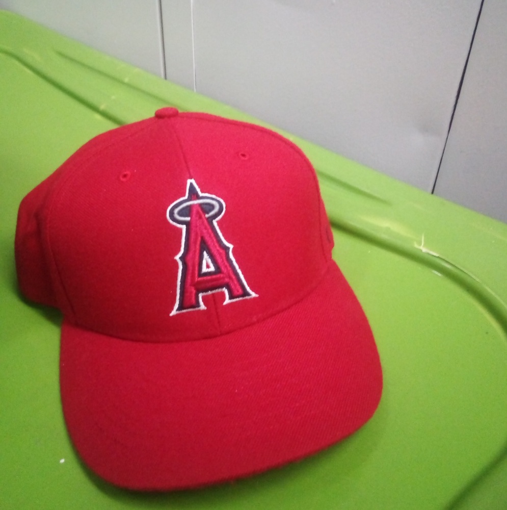 Angels Hat - Picture 2 of 2